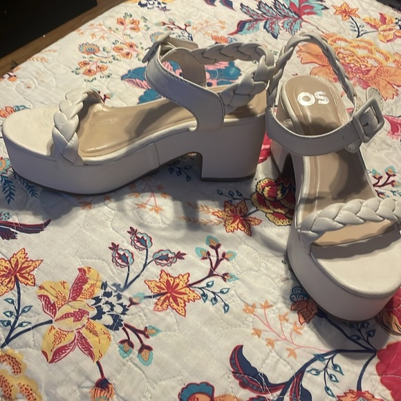 Platform Ivory heels with braided straps size 7 - Picture 2 of 9